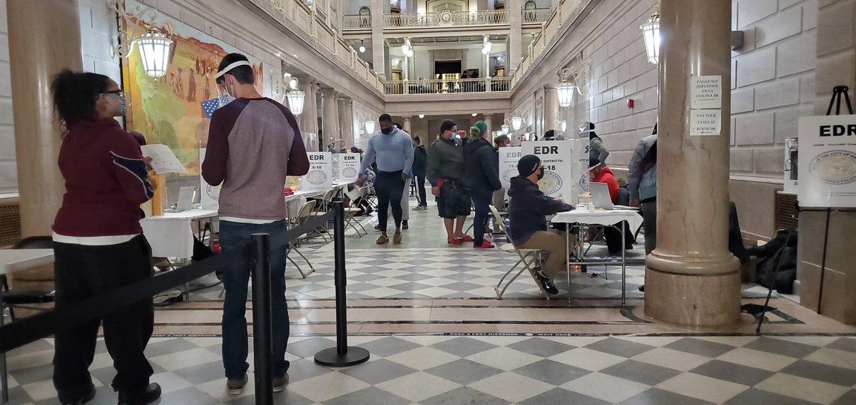 bleonesx's tweet photo. It's 8 PM, this is City Hall in Hartford. Last minute registration last minute vote. #Election2020 @wnpr https://t.co/tEL2htw5z6