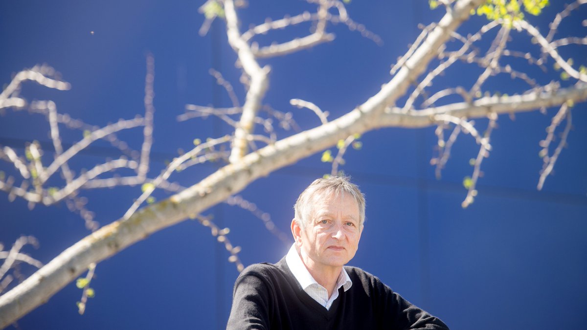 SpirosMargaris's tweet photo. AI pioneer #GeoffHinton:
#DeepLearning is going to be able to do everything
https://t.co/t1DxYfzFb4 #fintech #AI #ArtificialIntelligence #MachineLearning @_KarenHao @techreview @DeepLearn007 @KirkDBorne @psb_dc @HaroldSinnott @YuHelenYu @DioFavatas @Thomas_Harrer @pierrepinna https://t.co/jke0rPu6ZR