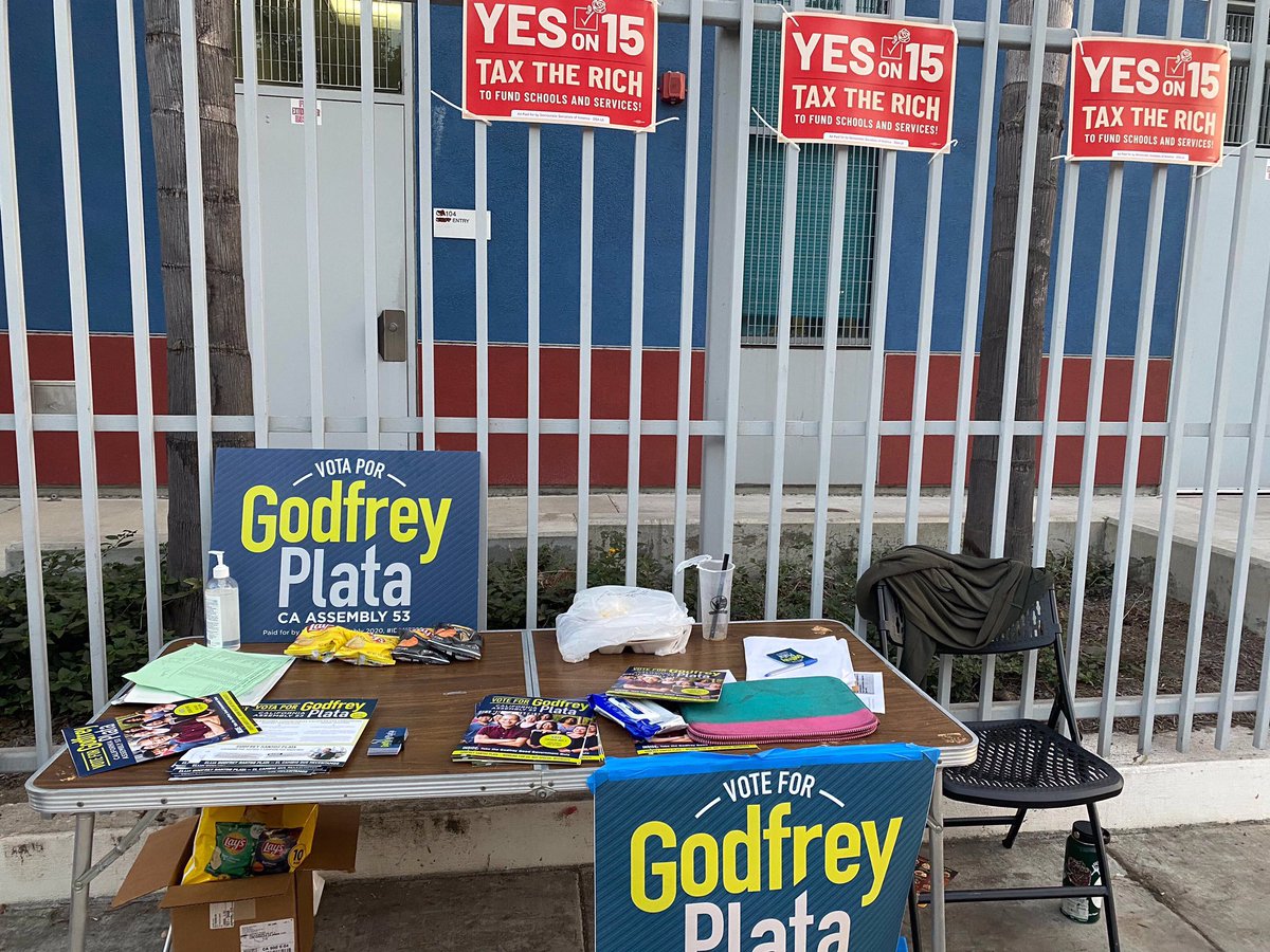GodfreyPlata's tweet photo. The sun is setting on Election Day 2020, but WE STILL OUT HERE. Just 2 hours 40 minutes left to get to the polls/ballot dropboxes! 🗳 So far most waits across the district have been <15 minutes. 🎉 

#GoWithGodfrey
#SendARenter
https://t.co/gkMOzHiBWS https://t.co/izGozfWeRM