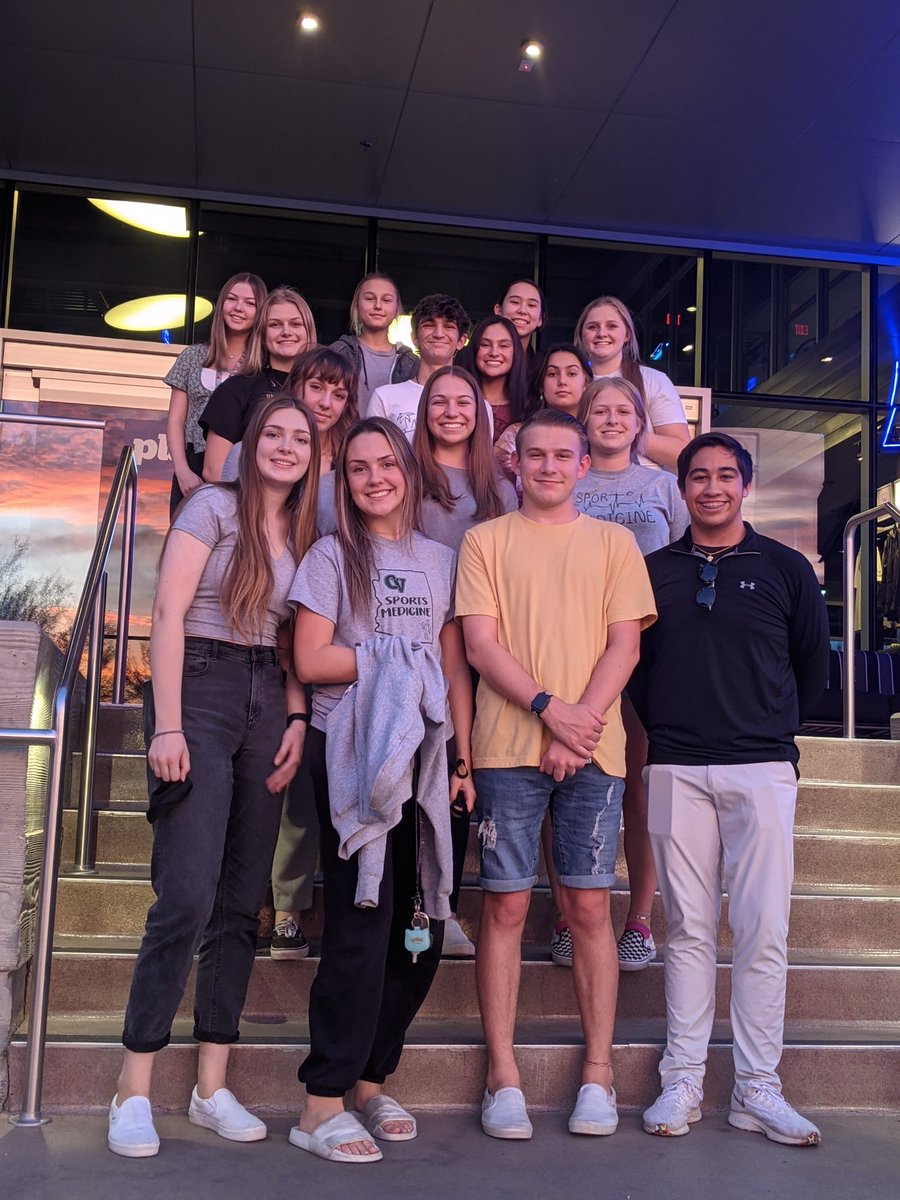 CVSportsMed's tweet photo. Trainer appreciation day officially in the books. Barros pizza for lunch and a fun afternoon at Top Golf with a lot more yummy food. Thankful for our 2020-21 CV sports med student trainers!
I appreciate you🧡💚
#cvsmod https://t.co/tMLs6TlMEo