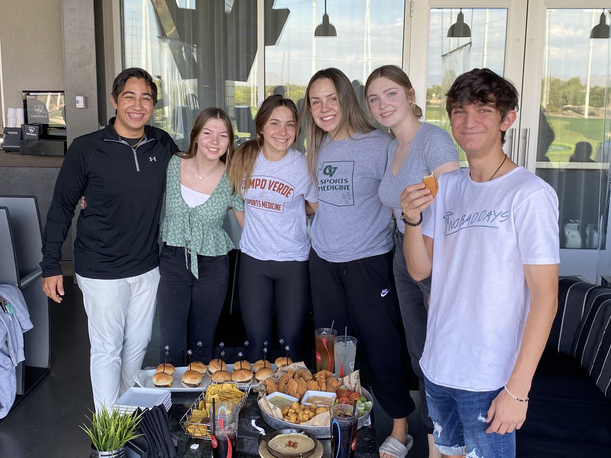 CVSportsMed's tweet photo. Trainer appreciation day officially in the books. Barros pizza for lunch and a fun afternoon at Top Golf with a lot more yummy food. Thankful for our 2020-21 CV sports med student trainers!
I appreciate you🧡💚
#cvsmod https://t.co/tMLs6TlMEo