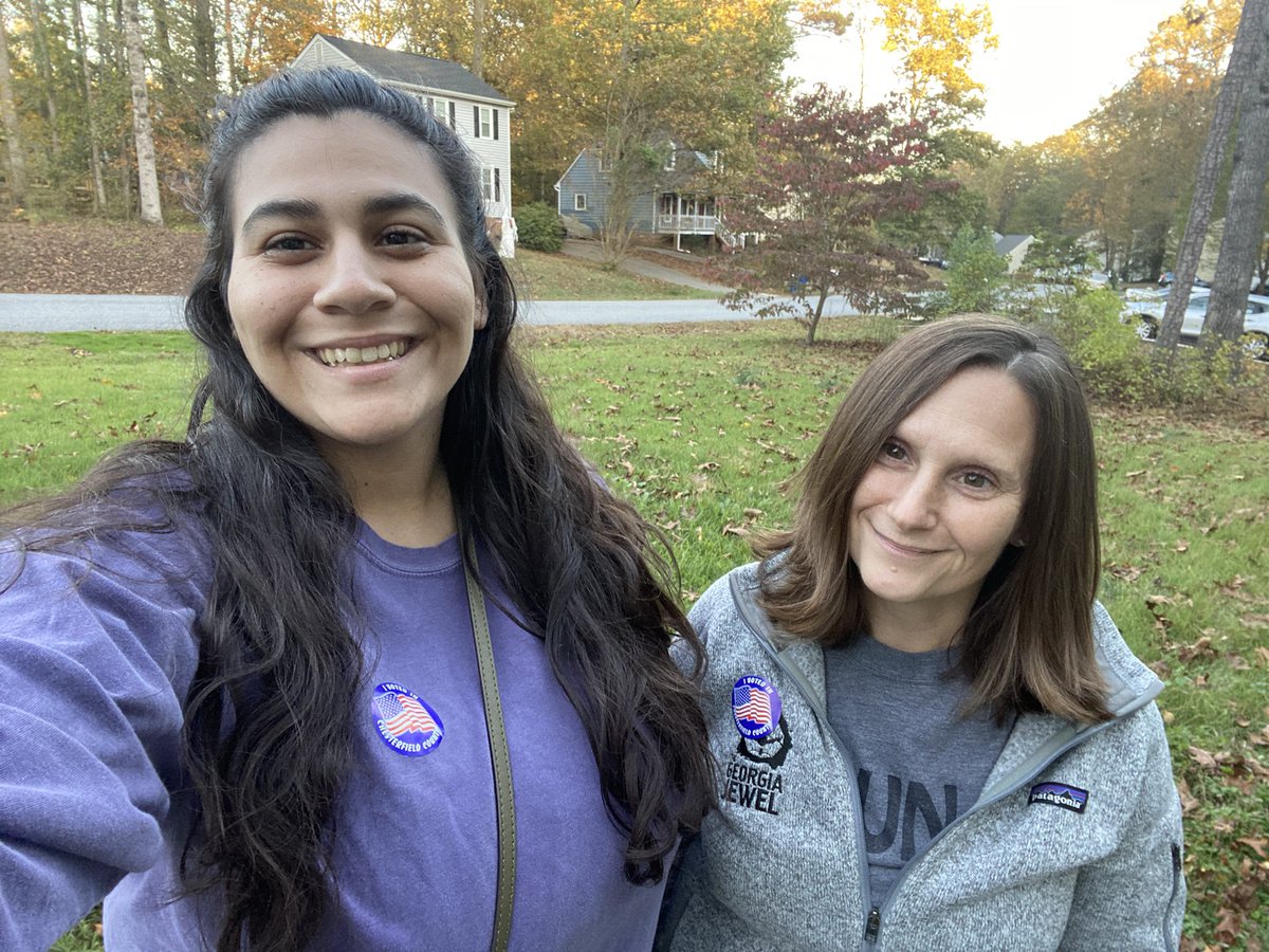 TheOtherLori's tweet photo. 4 miles to checkout the lines at my polling place &amp; surprised no lines 5 min before opening. Everyone in our family voted minus the youngest. DST allows me bright skies w/a big moon &amp; to see the change in road #runchat #votingfamily #paid2run #Vote2020 https://t.co/aZQ2dRLndH