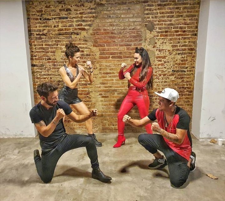 AgustinxCachete's tweet photo. Chau nos vamos a la b jajaja ahre 

#TeamCacheteEInbal https://t.co/G1cF8X3ewH