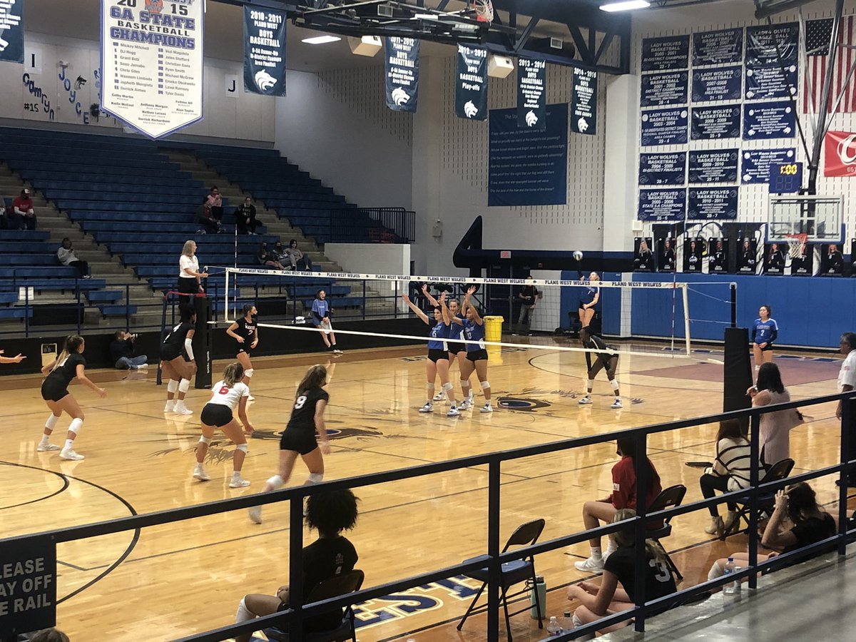 PlanoISDAthDept's tweet photo. Lady Wolves beat Marcus in 3!  Awesome job tonight!! @PWSHWolves @planowestvb https://t.co/qriqDKtOcd