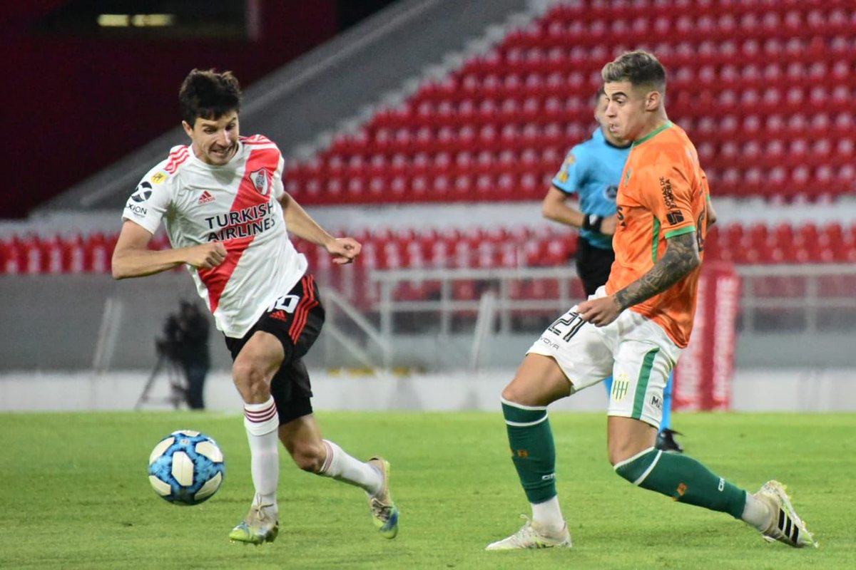 leonelcerrudo's tweet photo. #Banfield con un 80 % de jugadores surgidos en el club, le jugó de igual a igual y superó ampliamente 3-1 a River, el mejor equipo de Sudamérica. Para que vean que se puede y nada es imposible 🇳🇬💚

Eso es un proyecto y creer en los pibes. Gran laburo de @banfieldjuvenil 🤝🙌👏 https://t.co/6AjGw1g80C
