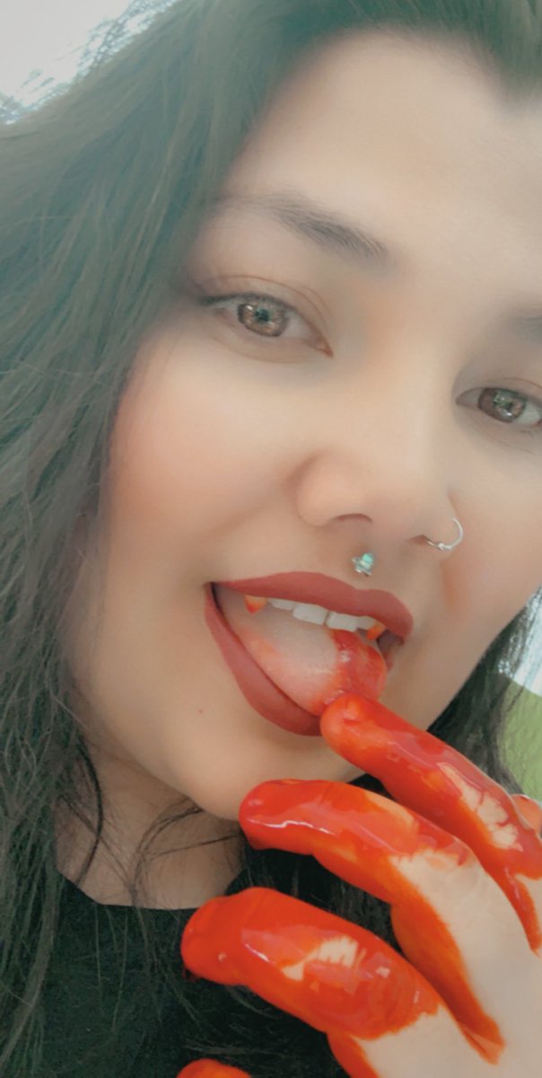 Victoria66Blood's tweet photo. Late Halloween post... instead of blood I wish I could suck you dry! Come follow along to see some new stuff this week! https://t.co/Lkij1waSSl https://t.co/ROeNaLL8et