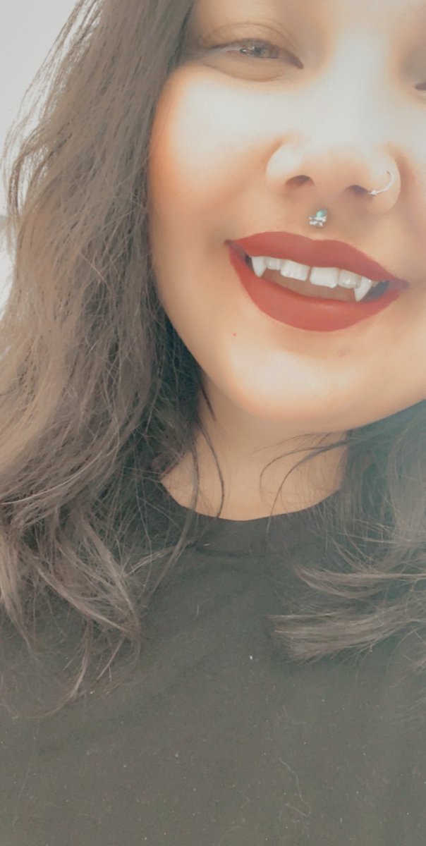Victoria66Blood's tweet photo. Late Halloween post... instead of blood I wish I could suck you dry! Come follow along to see some new stuff this week! https://t.co/Lkij1waSSl https://t.co/ROeNaLL8et