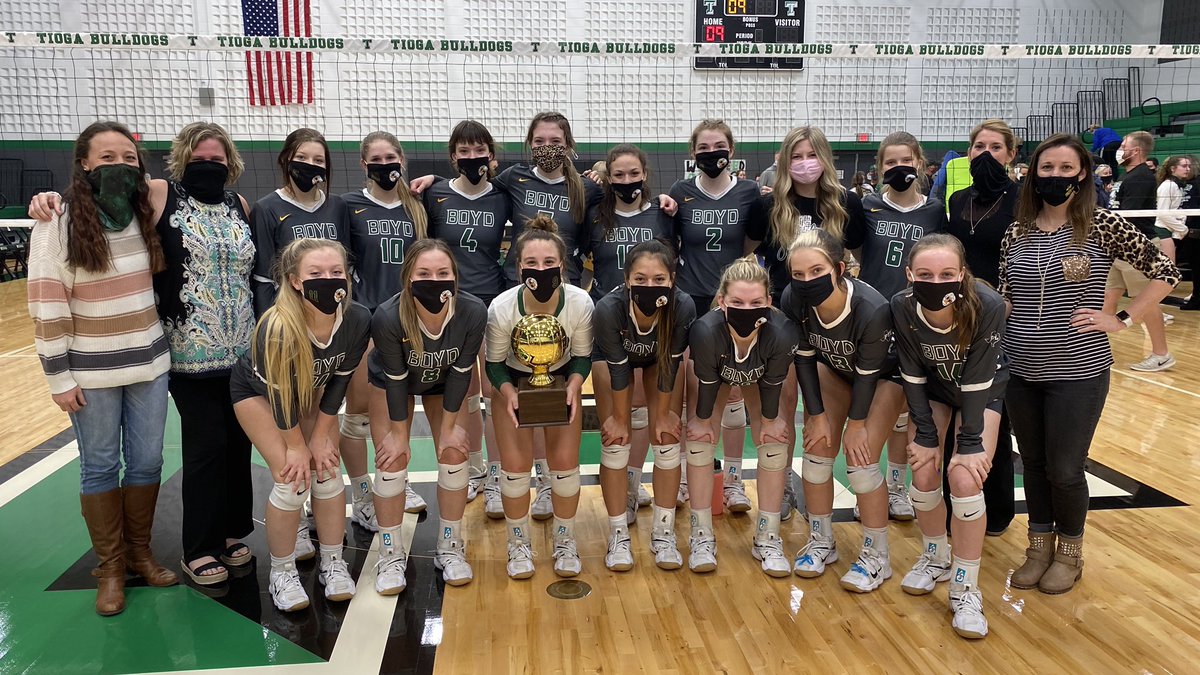 WCMSports's tweet photo. Boyd Lady Jackets claim third set, sweep Blue Ridge for area title, 25-12, 25-15, 25-18. https://t.co/qmXrR6pp8t