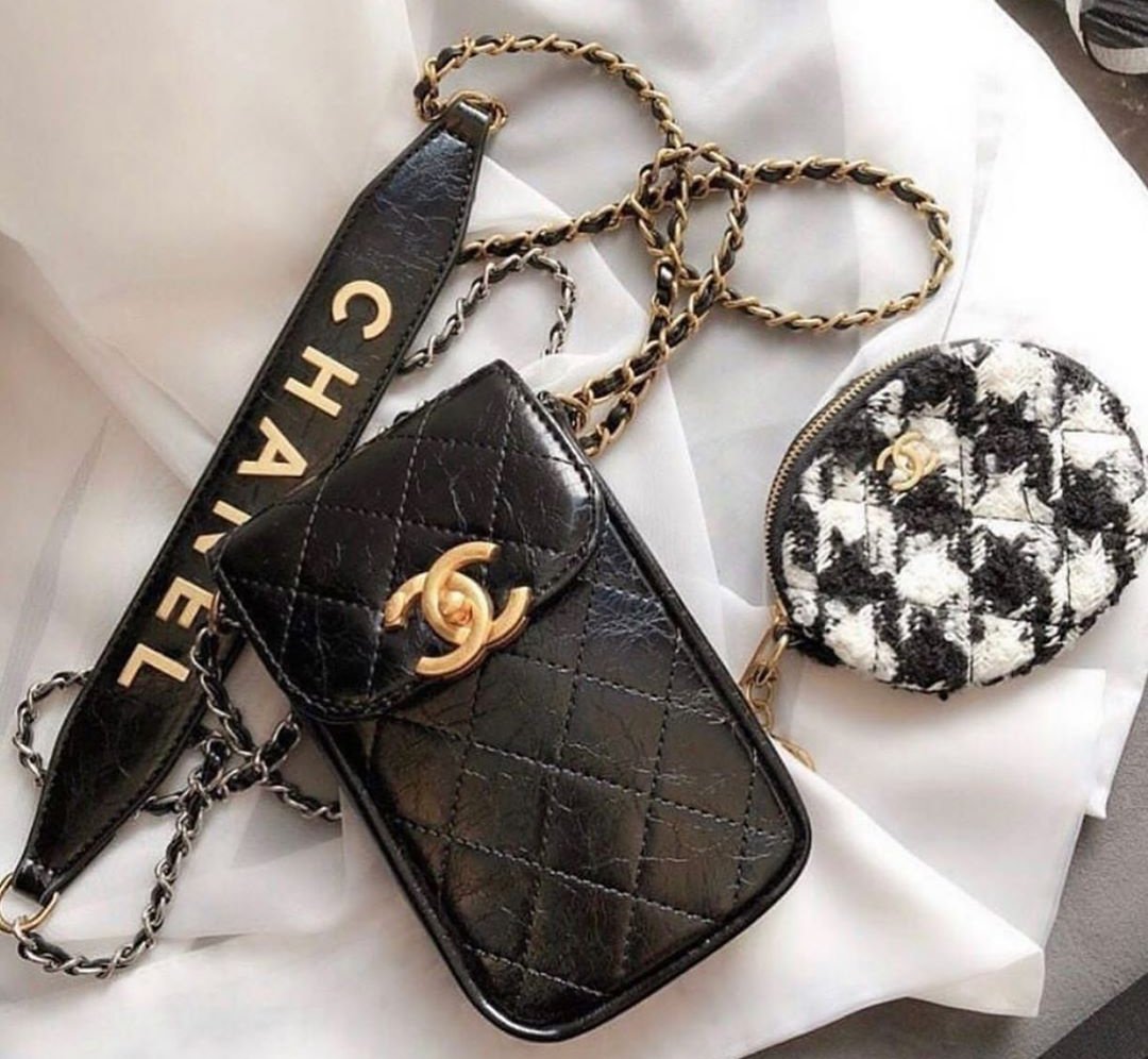 Chanel Vip Gift Phone Bag W/Coin Pouch