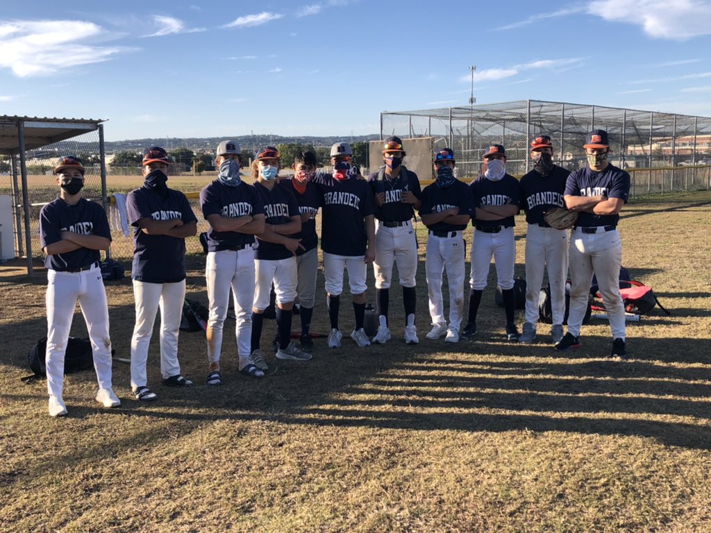BroncoHardball's tweet photo. Game 2 ends with another walk off. Team Navy scores 3 in the last inning to tie the series at 1 all with a 3-2 victory. Travel day tomorrow. Game 3 will be Thursday. #Family https://t.co/EFfiNowGac