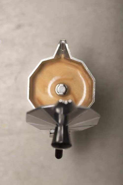efacontigo's tweet photo. Si le damos una cámara a 3 personas, y les decimos tomen foto a una #caferera #greka
Todo, todos ellos harán #Fotografias distintas, cada quien tiene una forma de ver 🤗😉
Así que ¡Buenos días con #cafe!
#BuenosDias #FelizMiercoles #ombligodelasemana #photograghy https://t.co/6gAN4jhNQw