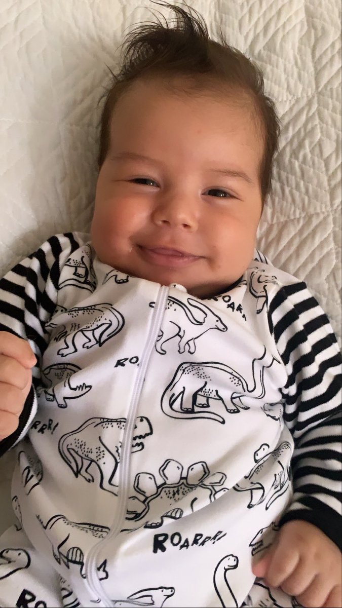 AMCS2011's tweet photo. Cómo no derretirme con la mirada de este gordo bello 🥰💙 ¡Te amo! https://t.co/bUQrUhYsVM