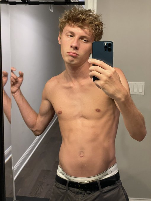Would I be hottest newcomer or favorite cock? https://t.co/Nnjdf3FLIb https://t.co/QYCUk4i9Kq