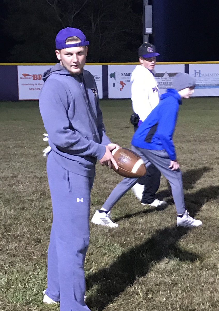 WMJ9697's tweet photo. Had a great time coaching up the lil ones last night can’t wait to see them strive in the future!! @CHHSPirates @Corinthfootball @CHPirateSports @gamaathletics @tpatraining1 @trainteampayne https://t.co/vQdqGODs4f