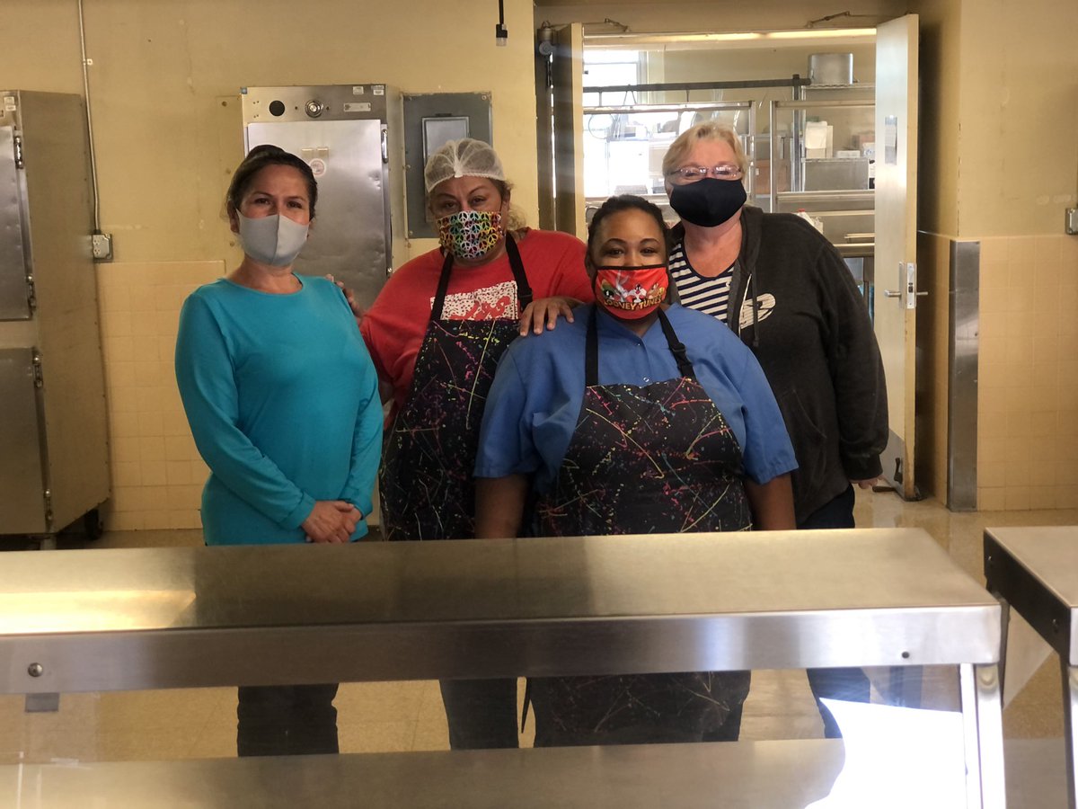 Lloyd_Wilson79's tweet photo. So we started our #bruinkindnesschallenge yesterday @LBWilsonHigh. Today I’m celebrating our cafeteria staff! Unsung heroes! #proudtobelbusd https://t.co/TzqPPLK0i6
