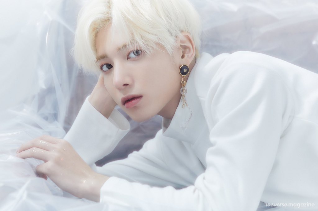 taehyun is so beautiful what the hell HOW CAN A MAN BE SO BEAUTIFUL