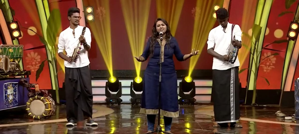 🤩 Happy to be part of zee tamil Rakita Rakita show 😁
Thankyou djs_for_u 🙂
If u missed the show 
U can watch in zee5 app

#parramparra #soundmani #show #zeetamil #rakita_rakita #makkalpaattu #roja_adithya