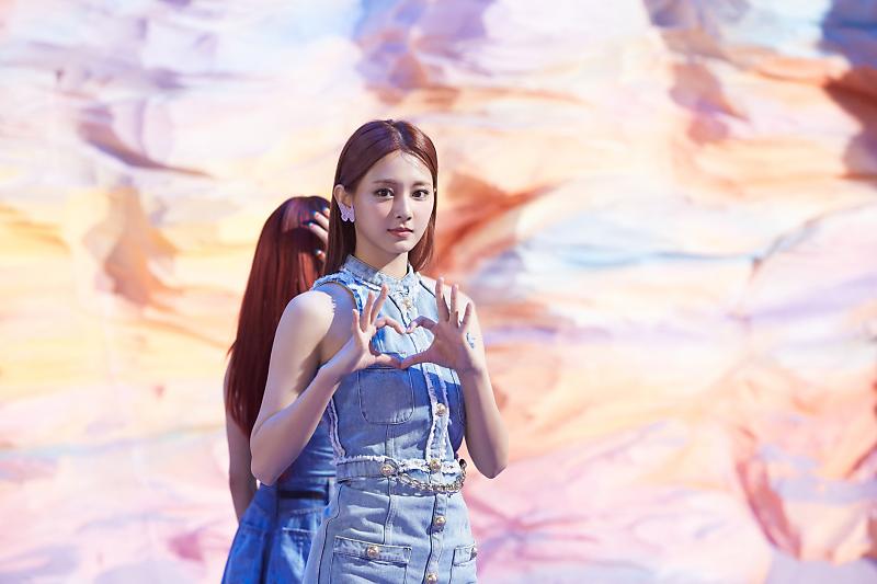 Tzuyu Updates Pic 1104 Twice Naver Update I Can T Stop Me M V Making T Co Srozkydced 트와이스 Twice Tzuyu 쯔위 子瑜 ツウィ จ อว T Co Zifoxzpt5g