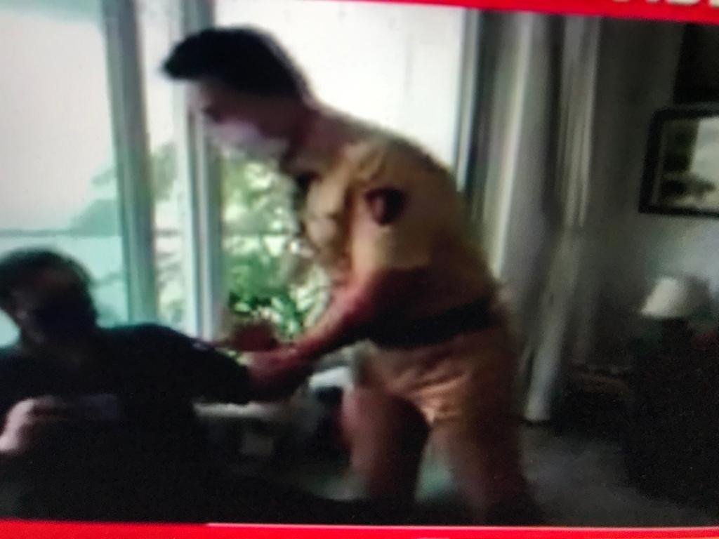 ANI's tweet image. Arnab Goswami says that Mumbai Police physically assaulted his mother-in-law and father-in-law, son and wife. Mumbai police also assaulted Arnab Goswami as per video played out on Republic TV
(Screenshot of Republic TV)