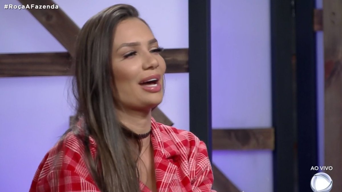angraguarani's tweet photo. NÃO CONFIA NA MIRELA, SALVA A RAISSA STEFANY!!!!!!!  #RocaAFazenda  #AFazenda12 https://t.co/VXsPEHfJEz