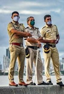 KaranFancywala's tweet photo. Mumbai police behave like Taliban police . @PMOIndia you should appoint Presidential rule in Maharashtra.  #ArnabGoswami https://t.co/qbYXJwNn19