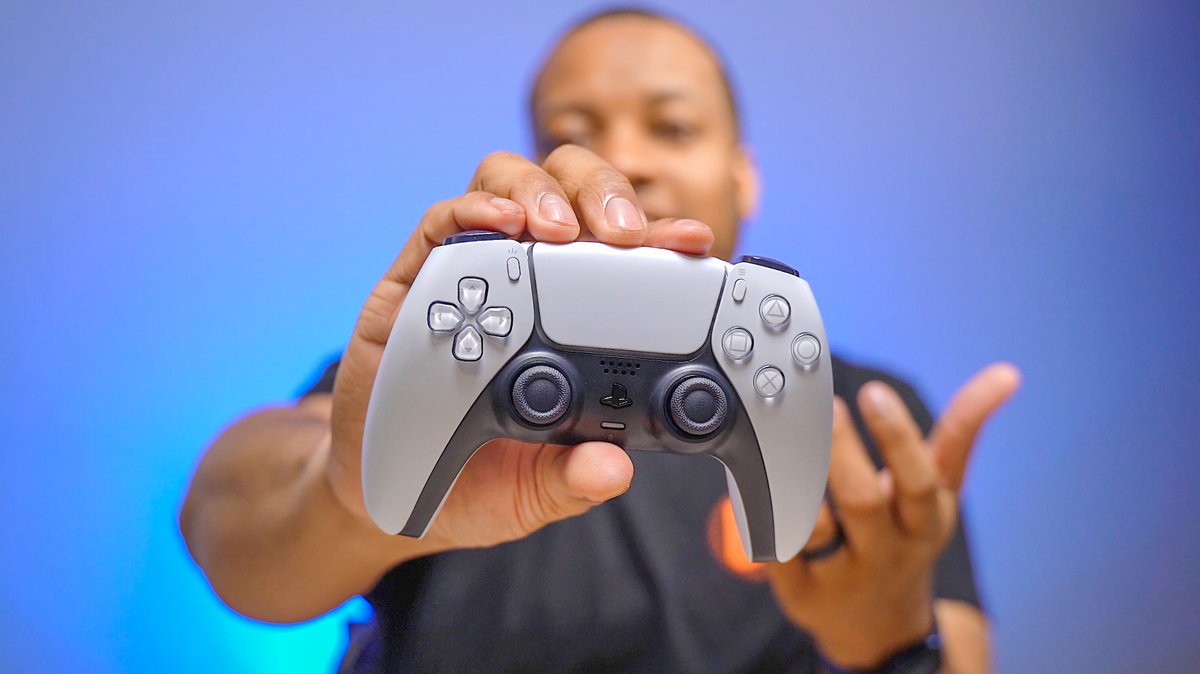SoldierKnowBest's tweet photo. I promise that sometime after you watch this video, you'll find out who won. https://t.co/YwYvn8JEa5 https://t.co/aCp4M6JRFh