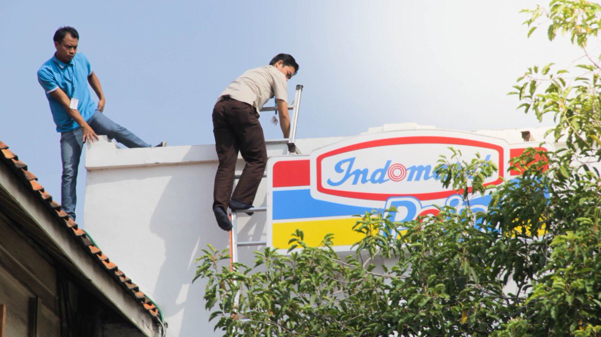 Awas Jatoh broo 

#SetorFotoPio <a href="/piokharisma/">Sam Oip</a>