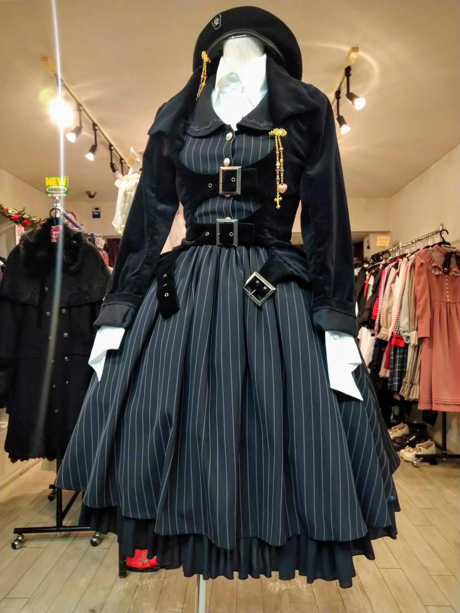 Atelier Pierrot おすすめコーディネート Atelier Pierrot ストライプベストワンピース ブラック ベスト風デザインのワンピース ジャケットのスタイリッシュなコーディネート New 通販 T Co 2eyrftqebi 通販 T Co Atelier Pierrot おすすめコーディネート Atelier Pierrot ストライプベストワンピース ブラック ベスト風デザインのワンピース ジャケットのスタイリッシュなコーディネート New 通販 T Co 2eyrftqebi 通販 T Co
