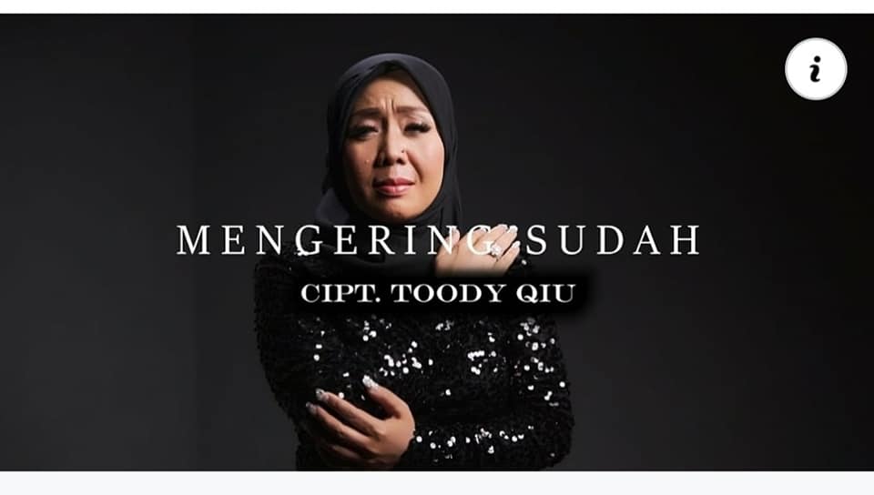 SwaramudaBDG's tweet photo. #26TahunSWRadio #Today41TahunSMAPGRILembang #RequestDay 

Np:@CarollyneDewi #WBK  &amp; @FametaAttar X #EnggarP &amp;  @TuditeaM   cc:@jalankarmel114 @afrecords_id  @sumbaga #BITIVIMUSIC

Listen CLick Here : https://t.co/GvzxgqlR0t https://t.co/q2j8g2BjaX https://t.co/ebZdj5l9me
