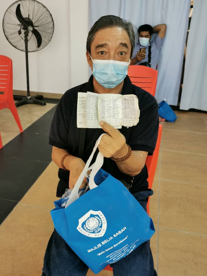 Penderma tegar, David Yap sudah menderma darah untuk kali ke-84 semasa Program Derma Darah anjuran Bulan Sabit Merah Malaysia (BSMM) Negeri Sabah pada baru-baru ini.

Anda bila lagi?

Sumber : BSMM SABAH

#JaPenSabah
#DermaDarah
#KitaJagaKita