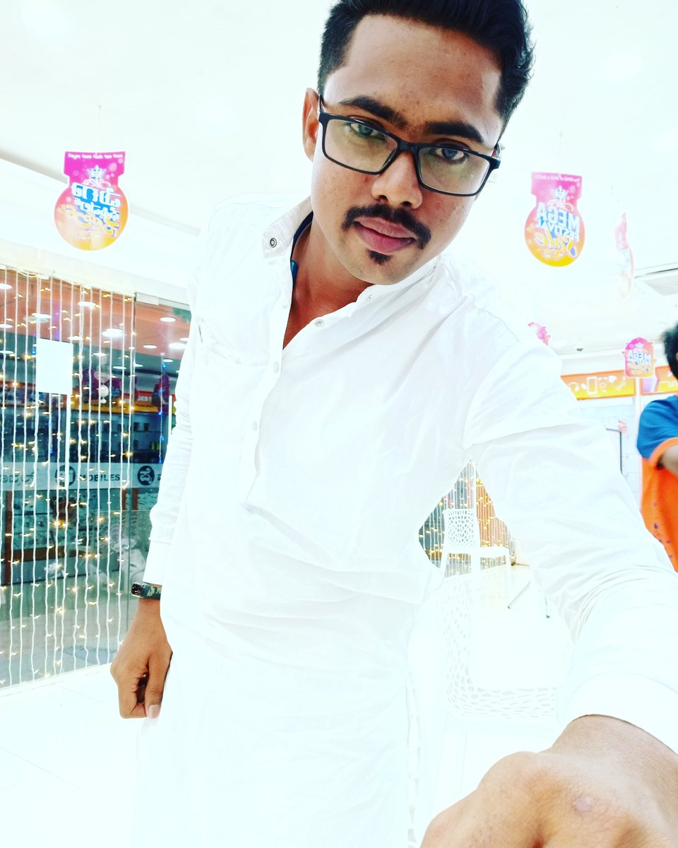 YasserArfath2's tweet photo. #Beauty_is_Perfect_that_Hides_in_White...😉 https://t.co/GRhgtOwsRV