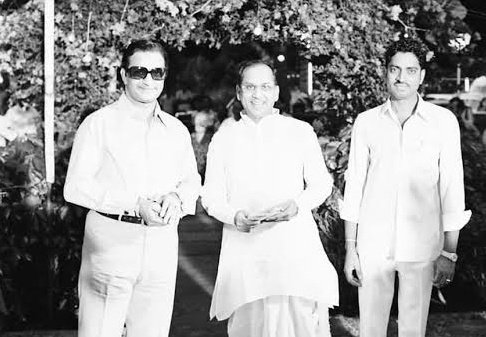 Remembering Producer n Director 
#VBRajendraPrasad Garu on his Birth Anniversary.... He produced many Super Hits and Directed Industry Hit film #DasaraBullodu 

A rare photo with #NTR I #ANR