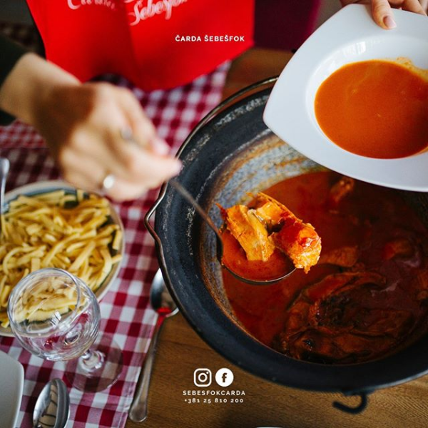 Paprikaš i domaće testo na čardi Šebešfok
Rezervacije: +381 25 810200

#vojvodina #VidiSrbiju #SeeSerbia #putovanje #putovanja  #duna #serbia #dunav #turizam #obidjisrbiju  #visitserbia #visitvojvodina #dunav #pivo #turistickaagencija #cardak #cardasebesfok #paprikas