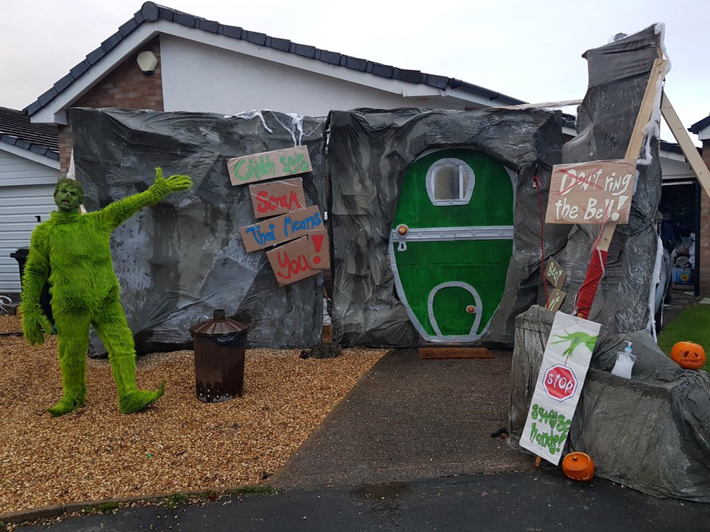 TimLC_'s tweet photo. Hope everyone enjoyed their Halloween this weekend, we sure did! 🎃
We still can’t believe the reaction we’ve had from the display we put together just for a bit of fun for the kids on the estate. We’re so glad everyone has enjoyed it! https://t.co/DKc3dLU5OW