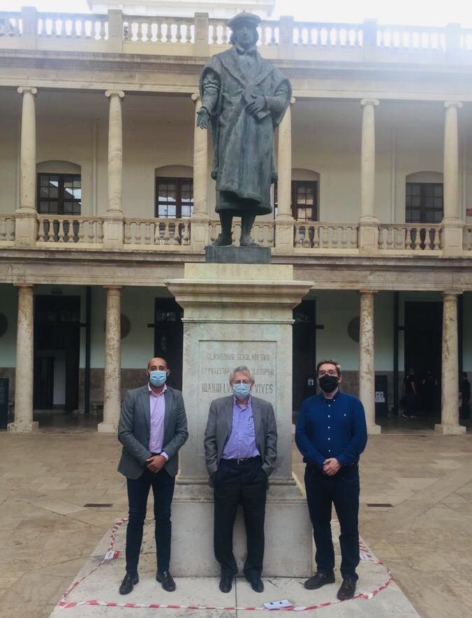 Abriendo nuevos caminos, colaboraciones y proyectos con  grandes profesionales de la cultura. Reunión de trabajo con el amigo <a href="/AntonioArinoV/">Antonio Ariño</a> Vicerrector de Cultura e Igualdad de la <a href="/UV_EG/">Universitat València</a> y su equipo <a href="/LaNauuv/">UVcultura / La Nau</a> <a href="/RamonFreire80/">Ramón Freire</a> <a href="/ViceCuencaUCLM/">Vice_Cuenca_UCLM</a> <a href="/uclm_es/">Universidad de Castilla-La Mancha</a> #culturauniersitaria @CIC_UCLM