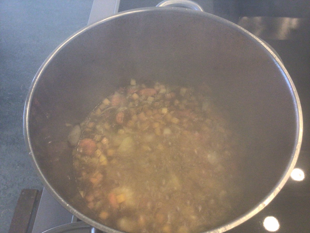 BSNJSL's tweet photo. Year 1 are making pumpkin soup today in creative curriculum....it smells delicious! #JSLY1 https://t.co/0Ubnjid5vS