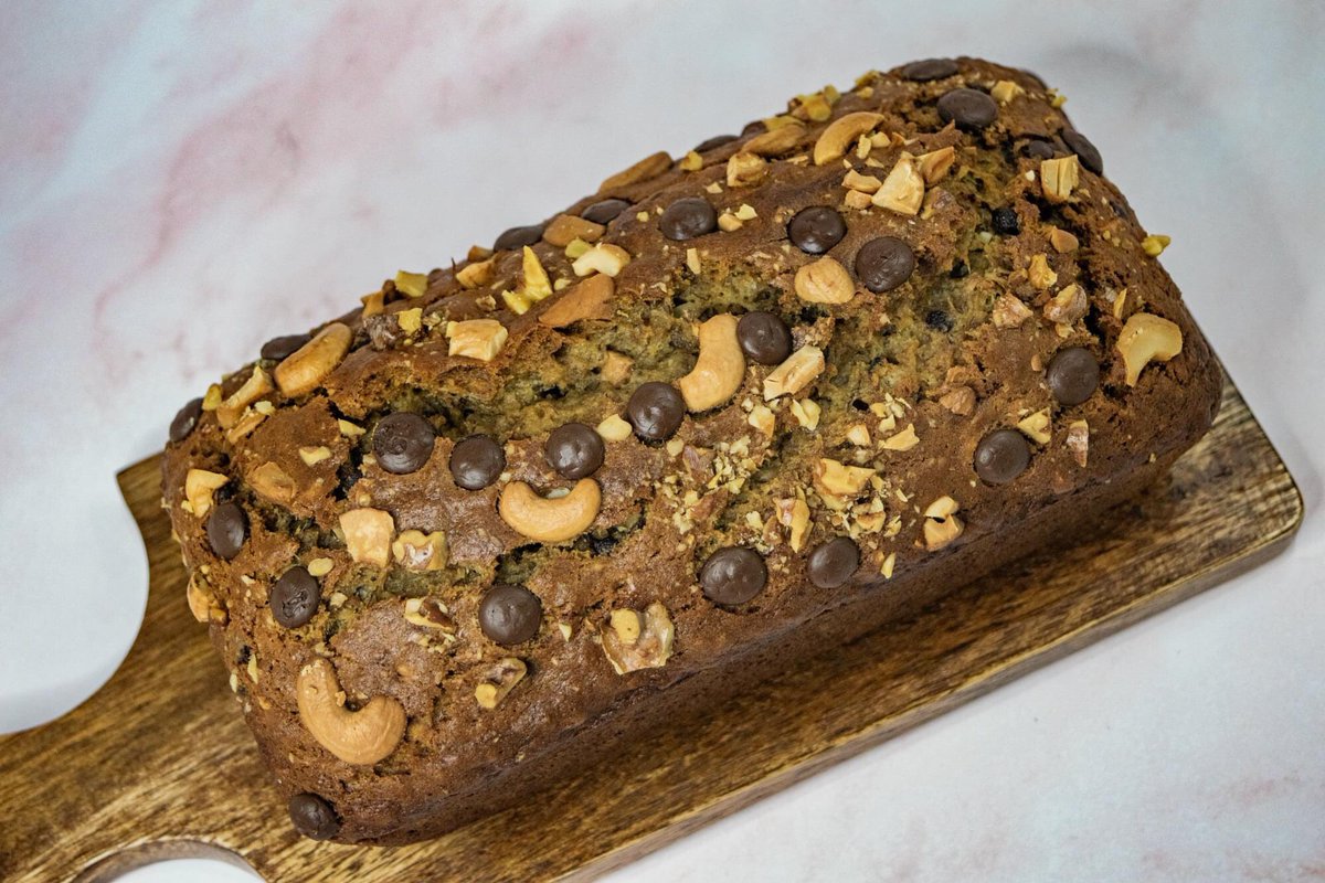 bakingnewsph's tweet photo. I mean... who doesn't LOAF bread? 😂😋

Order now and choose your favorites! Price starts at Php 150 🍞🍌

• Chocolate Chip Banana Loaf
• Marble Banana Loaf
• Chocolate Banana Loaf
• Nutty Banana Loaf

#bakingnewsph 
#freshoutoftheoven 
#bananaloaf #iLOAFyou #bakedgoodsph https://t.co/tQLkoj2Y8m