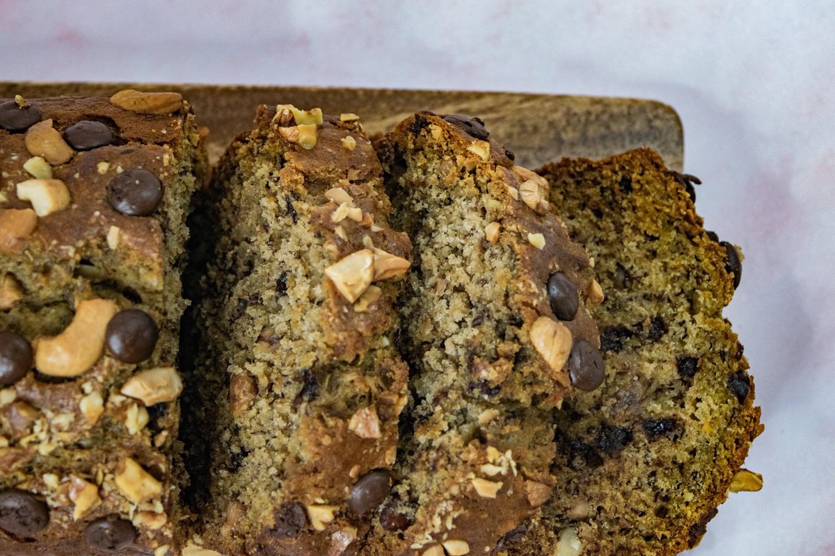 bakingnewsph's tweet photo. I mean... who doesn't LOAF bread? 😂😋

Order now and choose your favorites! Price starts at Php 150 🍞🍌

• Chocolate Chip Banana Loaf
• Marble Banana Loaf
• Chocolate Banana Loaf
• Nutty Banana Loaf

#bakingnewsph 
#freshoutoftheoven 
#bananaloaf #iLOAFyou #bakedgoodsph https://t.co/tQLkoj2Y8m