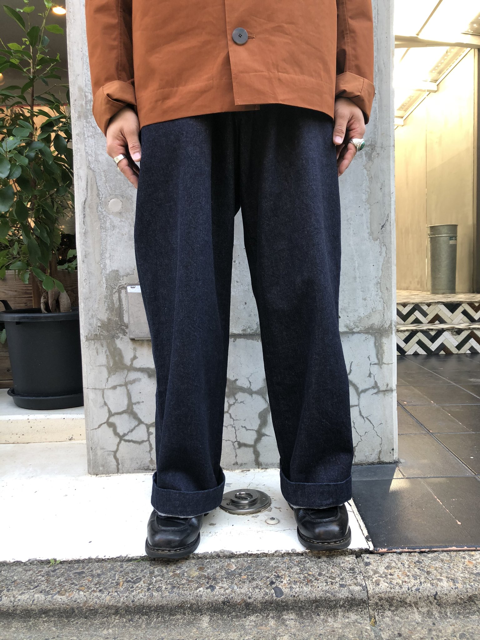 最終値下げ!ユニバーサルプロダクツ no tuck wide denim | www