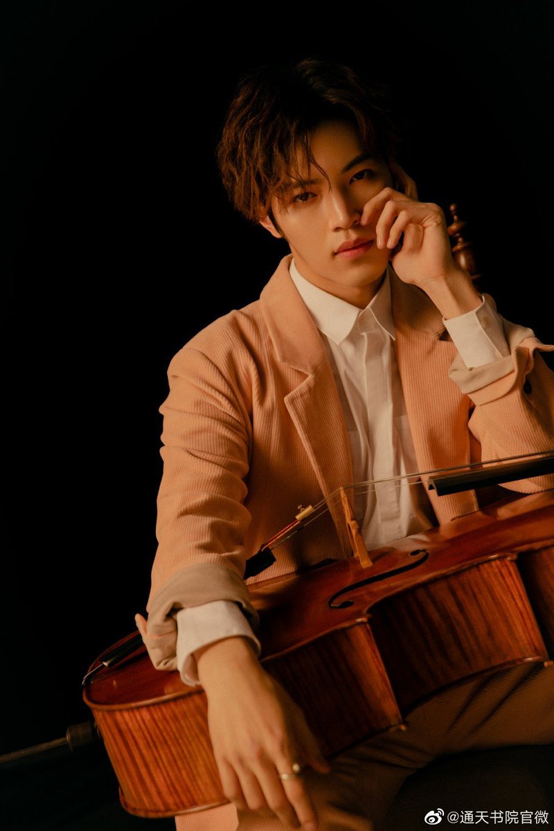 Boogie1806's tweet photo. ขายค่ะ ชื่อ หานมู่ป๋อ ค่ะ
#韩沐伯 #HanMubo #AWAKENF https://t.co/aiiXDueXoy