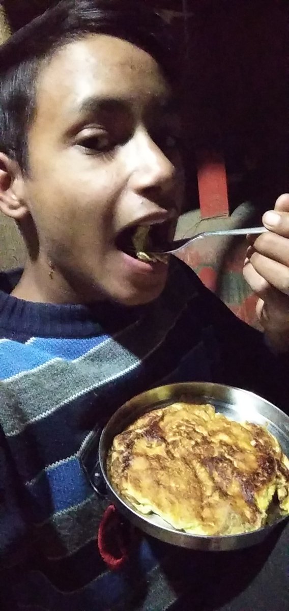 AD27911904's tweet photo. SUNDAY DINNER🍽 OMLATE...... https://t.co/4xEdElLlTd
