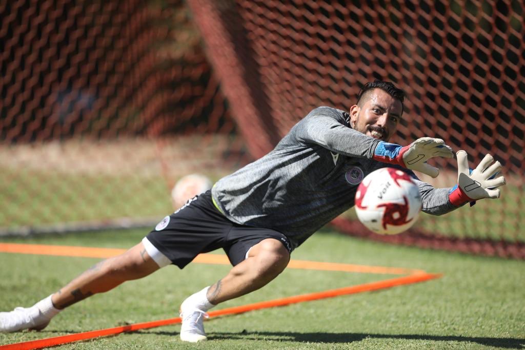 mafraga87's tweet photo. Disfrutando cada segundo!!! #fraga #3 #kancerbero #futbol #mexico #portero #mazatlan #rinat #goalkeeper https://t.co/0vXy5pdiMa