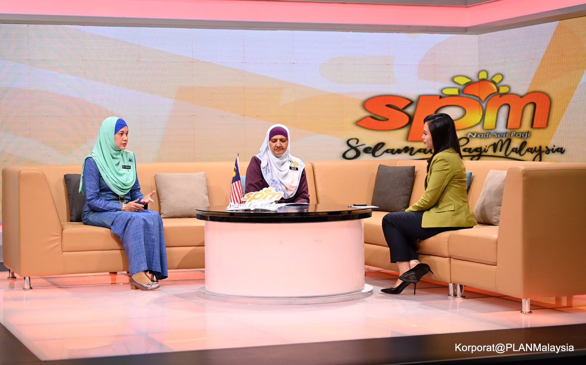 planmalaysia_'s tweet photo. TPr Norasiah Bee,Pengarah BRFN dan TPr Nik Noraisu Pengarah BK PLANMalaysia dlm wawancara Selamat Pagi Malaysia di RTM 1 Sempena Sambutan HPBS Peringkat Kebangsaan dengan tema 'New Norm: Planning Beyond Conventional
#HPBS #100PBM #SELAMATPAGIMALAYSIA
#RTM1
@kpkt_gov https://t.co/ZIbiEyTbjW