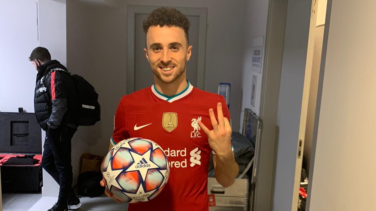 superkeeper33's tweet image. Dog. We been here. Had my ACL surgery today and honestly the first news I heard when I woke up was that you popped another European hatty 🎩 ⚽️ @DiogoJota18 

Massive steel! #BigGameJota #WolvesForever 

We miss you, but we are so proud! 🐺 💫