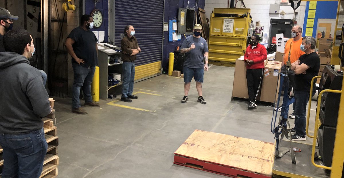 lowes0637 tweet media