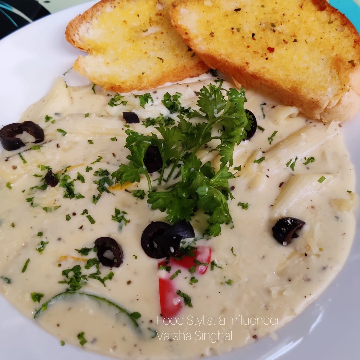 _varshasinghal's tweet photo. Alfredo cream cheese pasta 🧈
Full review done on my insta
Food Stylist and Influencer | Food review and Critics 
@bangalorefoodinfluencer 
https://t.co/8tegNVwia2
Dm/mail/inbox
Website Link below 💌
https://t.co/1wBiFXYFWo
YouTube 
https://t.co/ohVI6XTYry https://t.co/um7ioNBJhY
