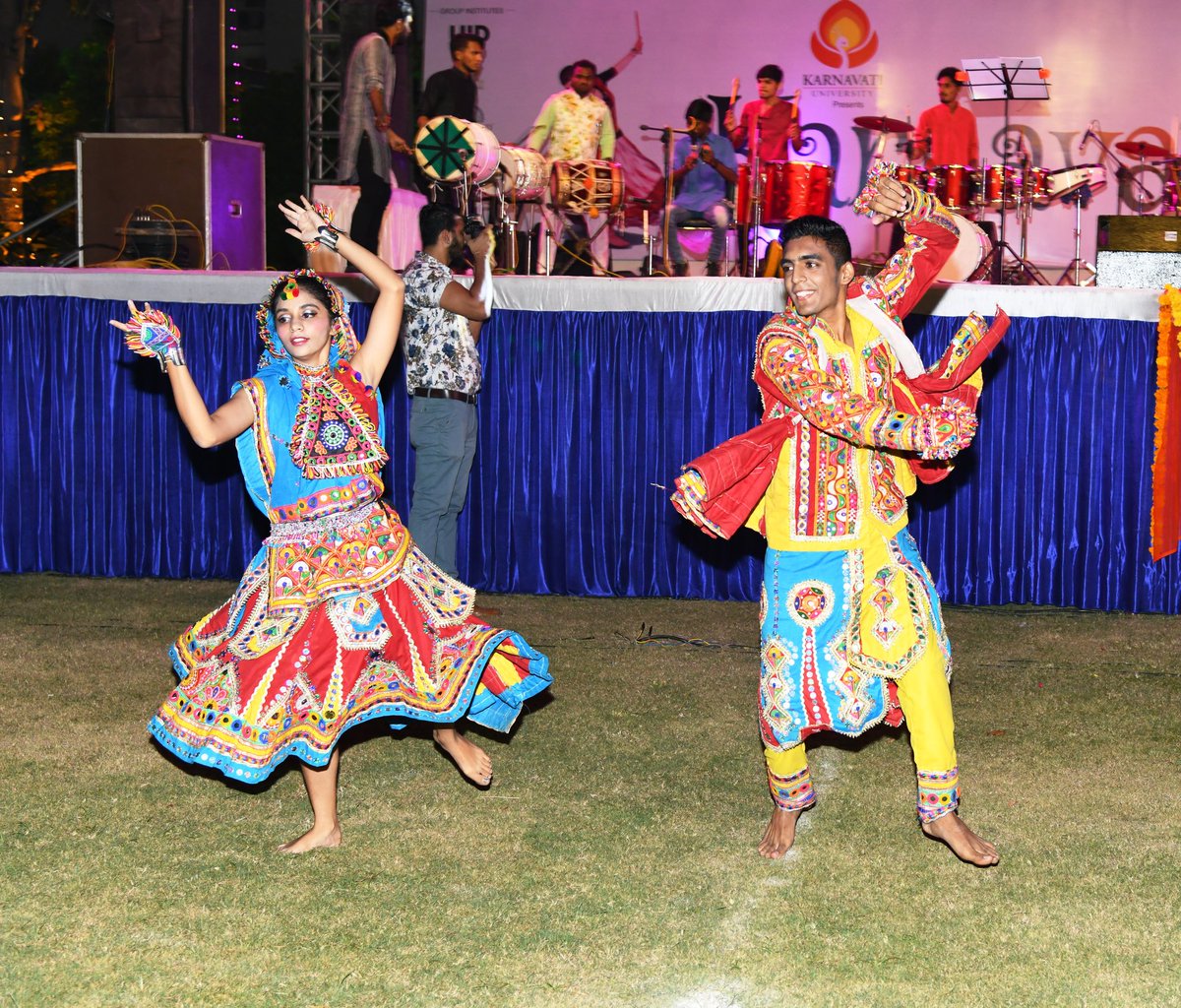 karnavati_uni's tweet photo. #KUdiaries #KUisFUN 》
Glimpses from various fun activities that take place on #KarnavatiUniversity campus. These are not just fun activities, this is how we express our emotions and feelings. These are not just photographs but mirrors reflecting beautiful memories!
#Throwback https://t.co/7VBBPrpZO2