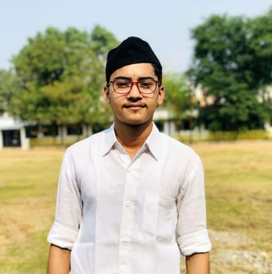 PrashantSoniCG's tweet photo. मेरे प्रिय जिन्हें देख कर मुझे अपने संघ कार्य के प्रारंभ के समय का स्मरण हो आता है ऐसे तरुण स्वयंसेवक एवं नगर के शारिरीक शिक्षण प्रमुख @jayant_khutate जी को जन्मदिन के शुभावसर पर उज्ज्वल भविष्य की अनंत शुभकामनाएं। https://t.co/vTHeCOZujY