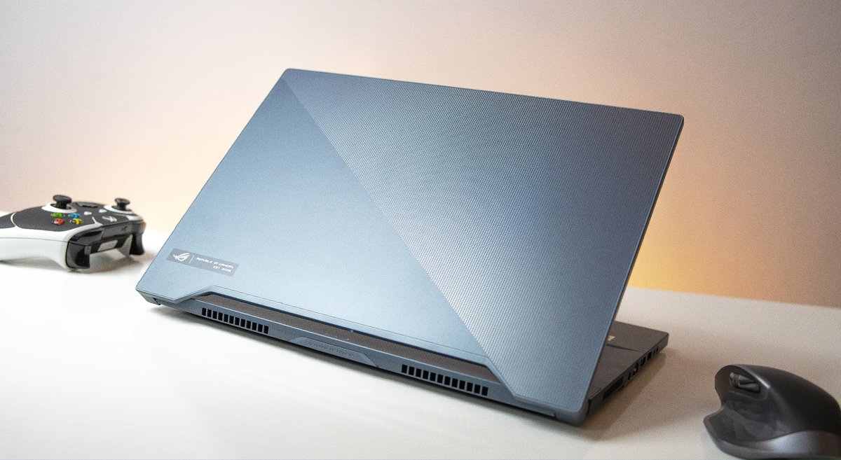 ViewThink's tweet photo. Let us introduce our beloved Asus ROG Zephyrus G14's twin brother, M15. No holes, less cool or less hassle?
Check out Jen's interview of the Zephyrus M15 here: https://t.co/N3ZWvIZ2gv
#ThinkView #ROGZephyrusM15 https://t.co/JihQkXUBdH