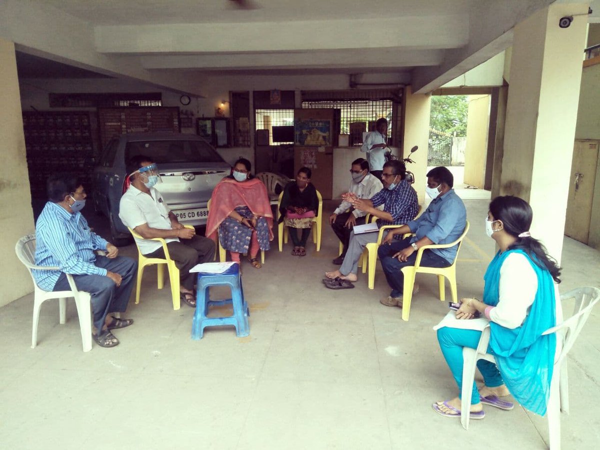 RMCoffice's tweet photo. MHO Dr. Vinuthna garu conducted meeting with residence welfare associations on On Site Composting.
#swachsurvekshan2021 #swachhbharat #OnsiteComposting #SwachhRajamahendravaram #RMCSS2021 #MyCleanIndia #CompostingSahiHai #Composting https://t.co/RUMfKGJPAW